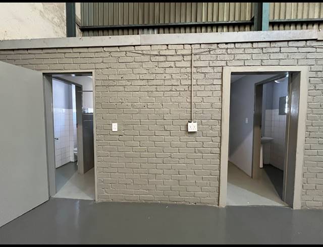 378M² WAREHOUSE TO LET IN SEBENZA